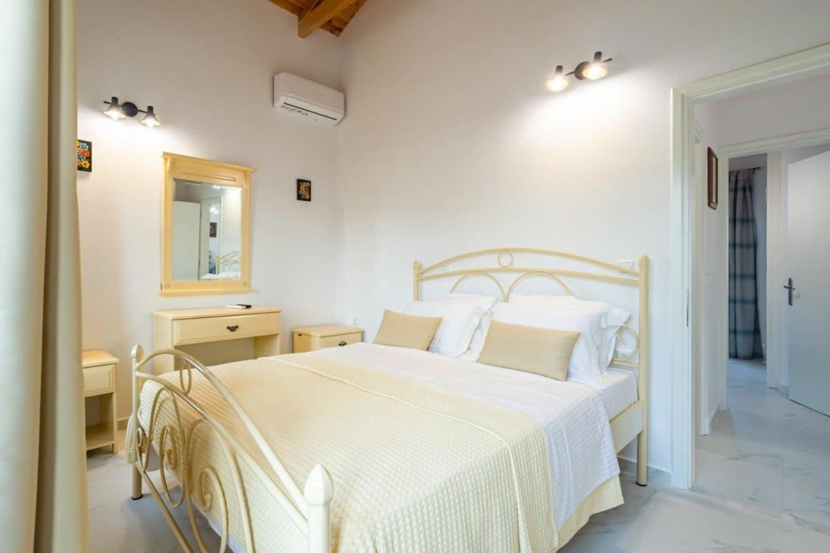 Mani Stone Built Home A Breath Away To The Sea Stoupa Exterior photo